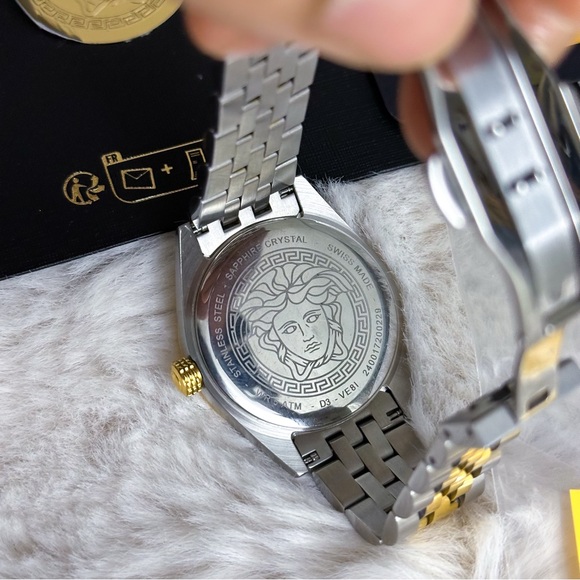 Versace Watch - Picture 9 of 11